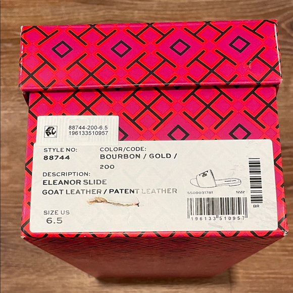 Tory Burch Eleanor Gold Logo Slide Sandals - Picture 6 of 6